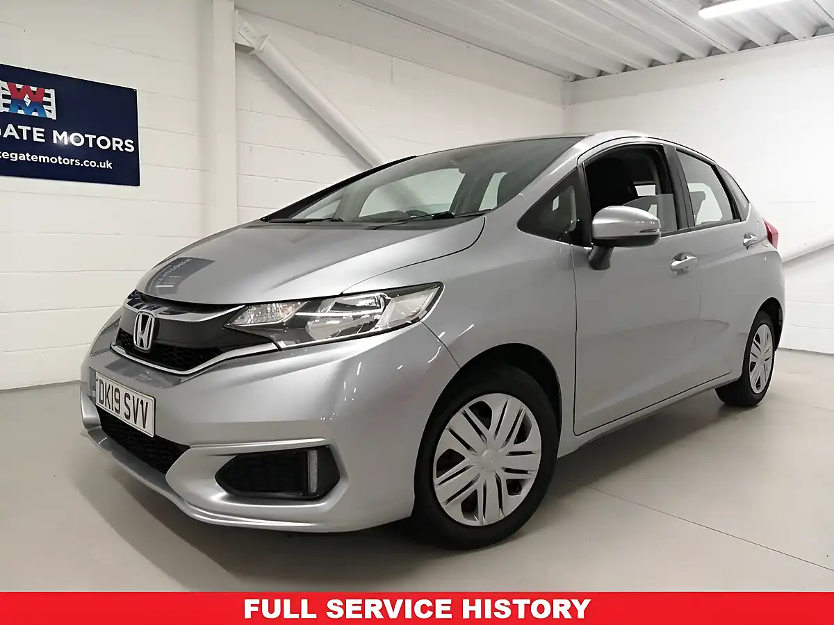 Used 2019 Honda Jazz S Lunar Silver - Interior and Exterior details 2