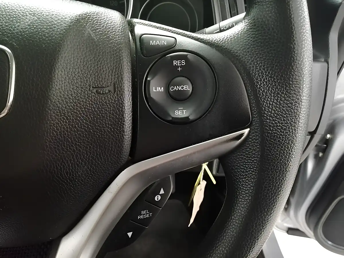 Used 2019 Honda Jazz S Lunar Silver - Interior and Exterior details 9
