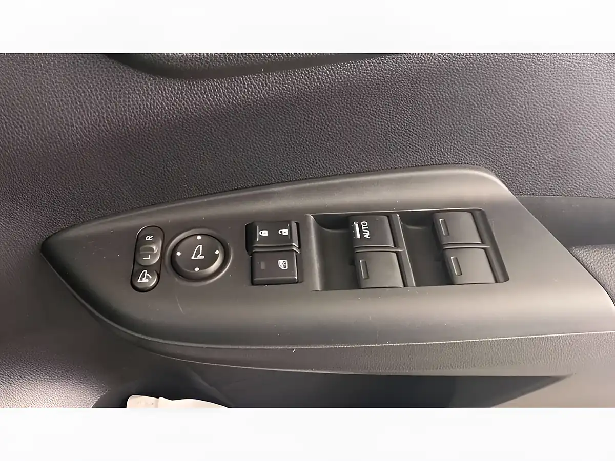 Used 2019 Honda Jazz Se Black - Interior and Exterior details 19
