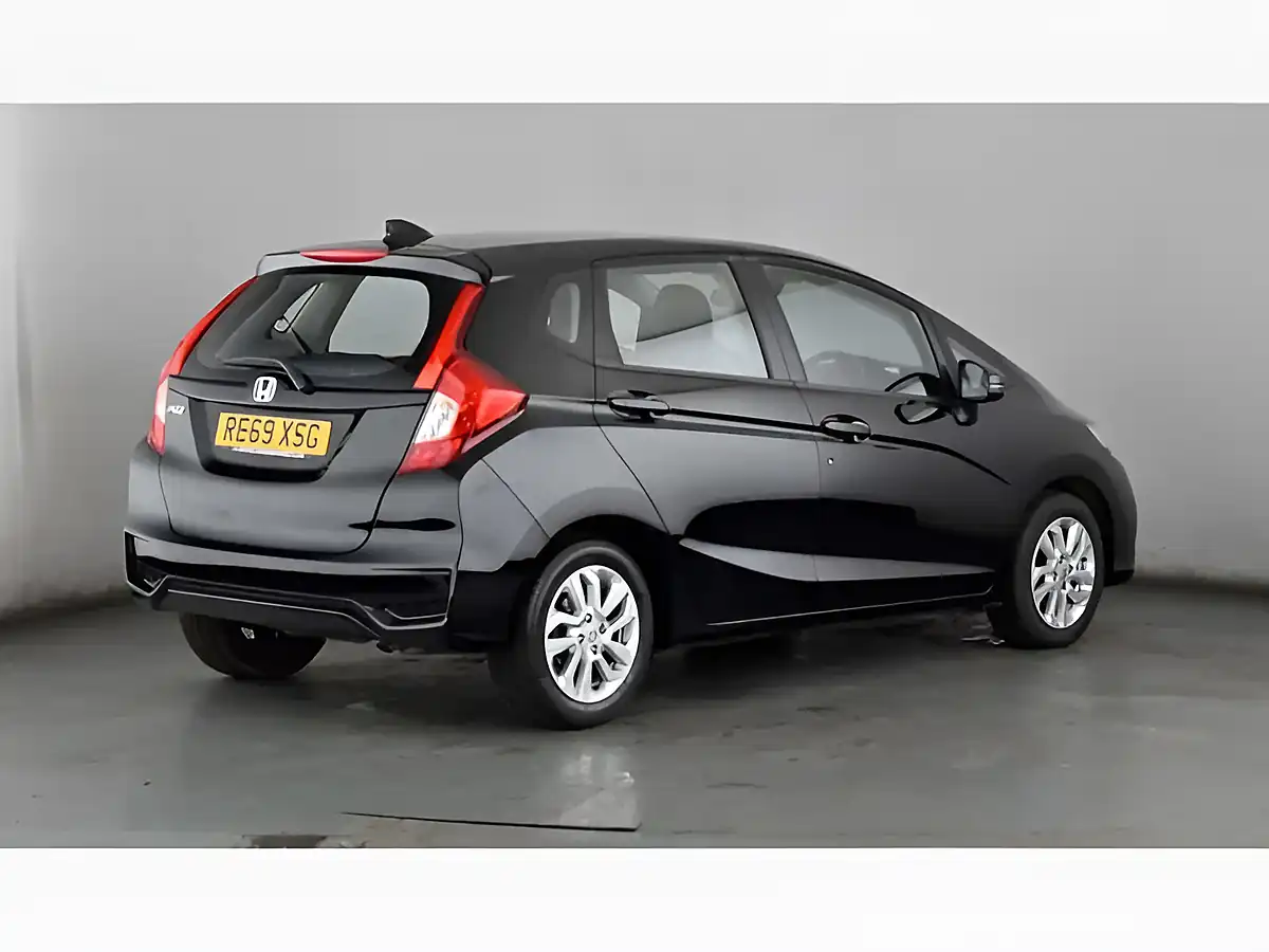 Used 2019 Honda Jazz Se Black - Interior and Exterior details 6