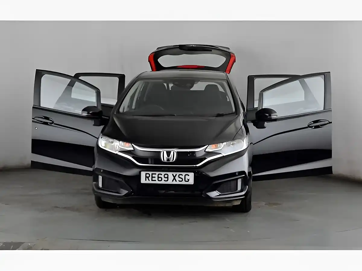 Used 2019 Honda Jazz Se Black - Interior and Exterior details 8