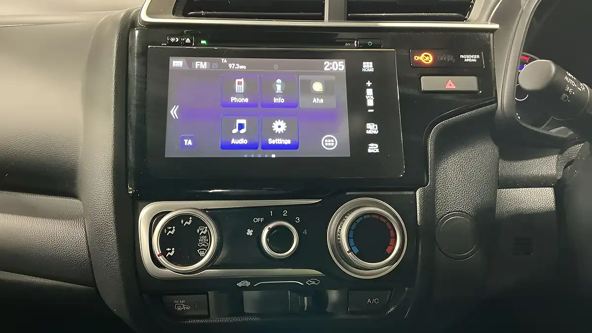 Used 2019 Honda Jazz Se Blue - Interior and Exterior details 13