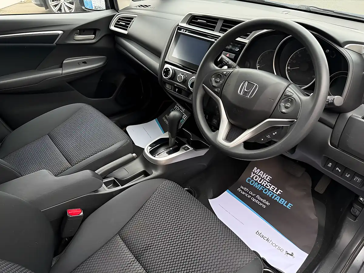 Used 2019 Honda Jazz Se Grey - Interior and Exterior details 11