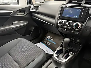 Used 2019 Honda Jazz Se Grey - Interior and Exterior details 12