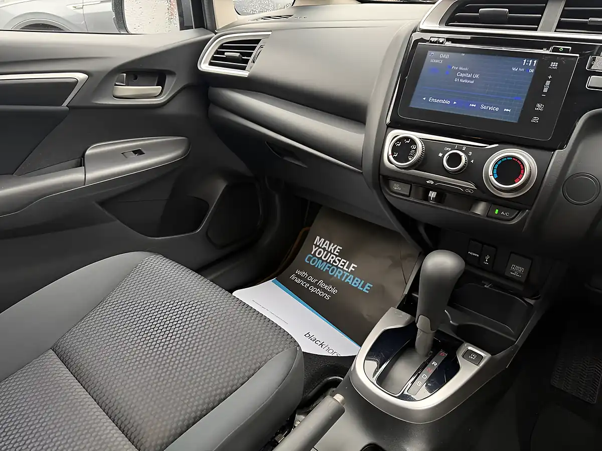 Used 2019 Honda Jazz Se Grey - Interior and Exterior details 12