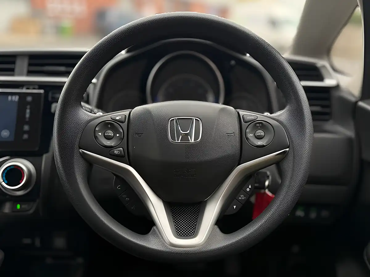 Used 2019 Honda Jazz Se Grey - Interior and Exterior details 14