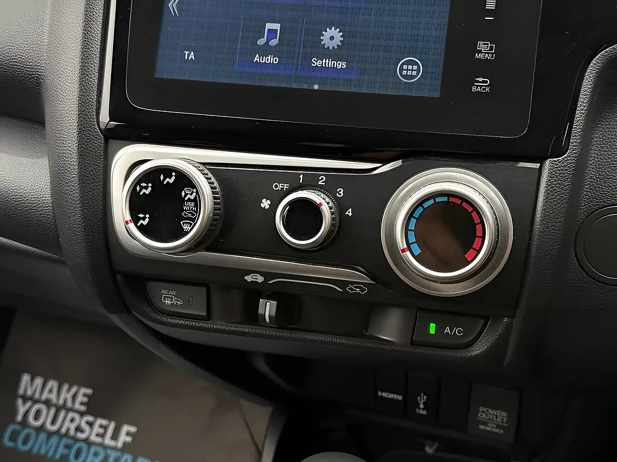 Used 2019 Honda Jazz Se Grey - Interior and Exterior details 16