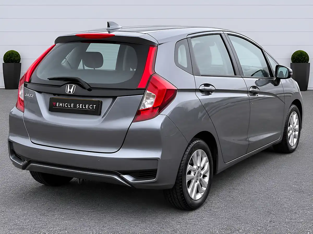 Used 2019 Honda Jazz Se Grey - Interior and Exterior details 6
