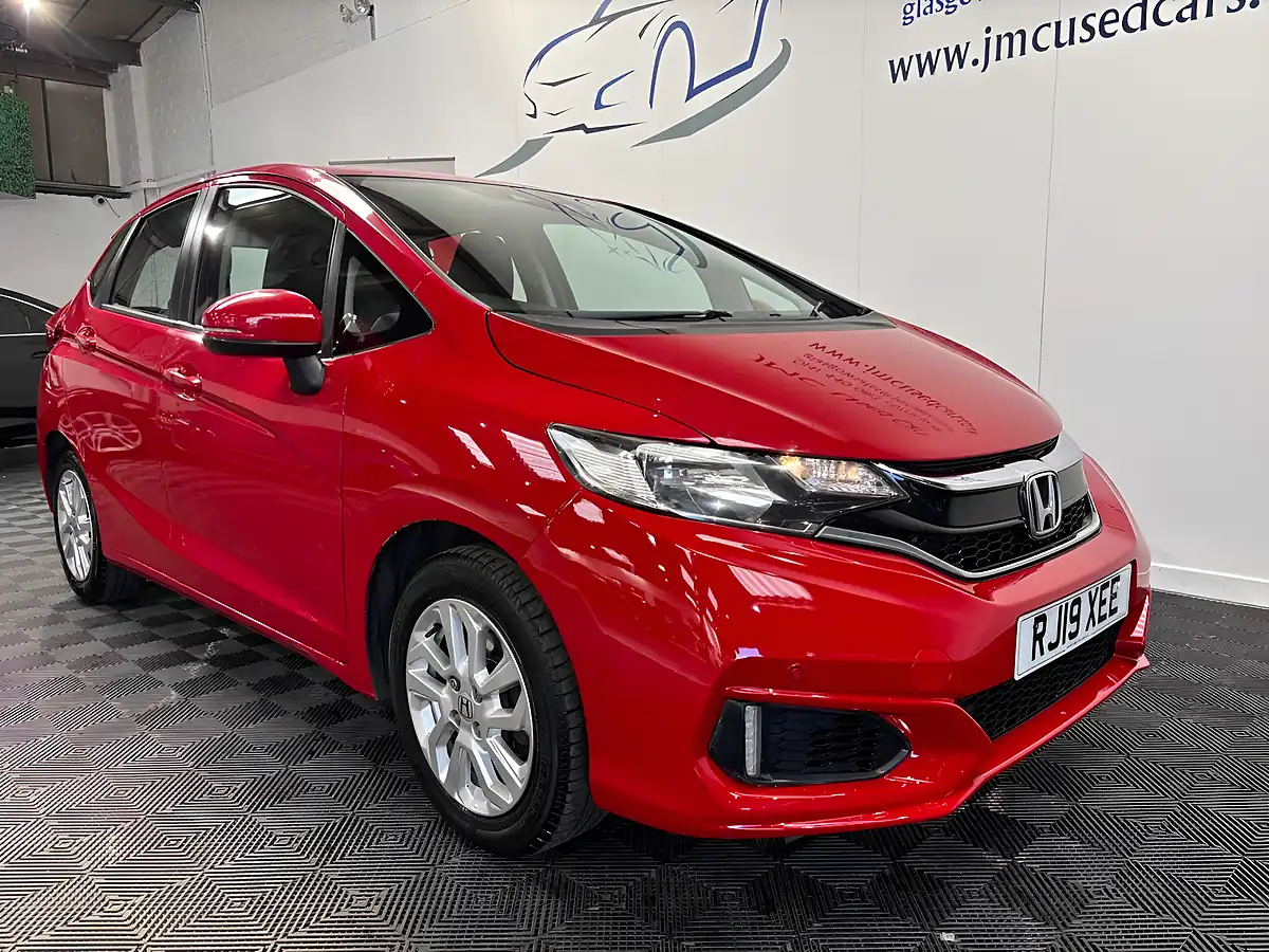 Used 2019 Honda Jazz Se Navi Red - Interior and Exterior details 13