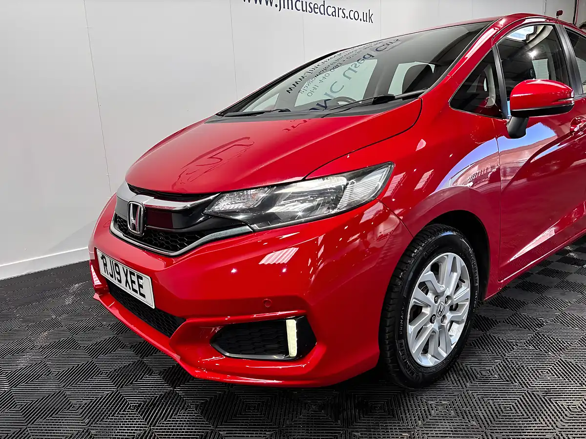 Used 2019 Honda Jazz Se Navi Red - Interior and Exterior details 14