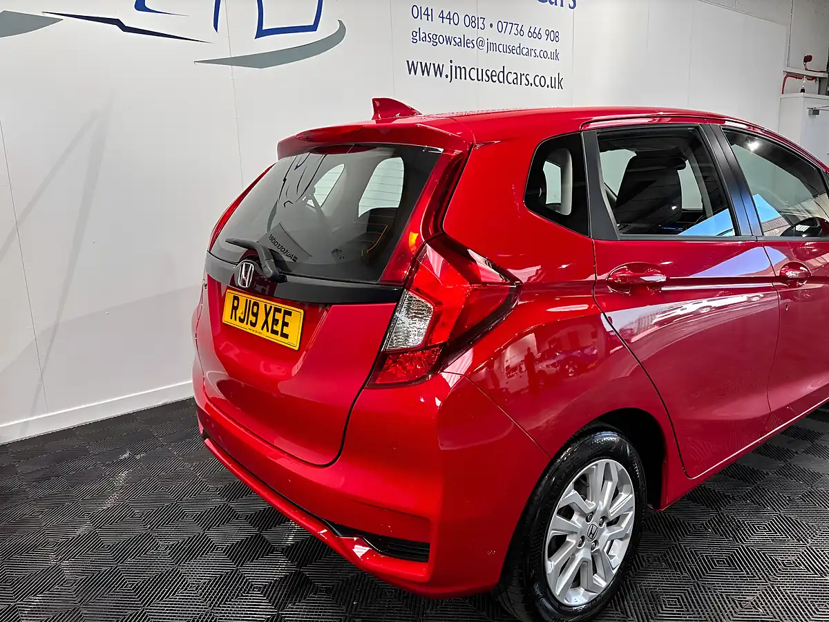 Used 2019 Honda Jazz Se Navi Red - Interior and Exterior details 15