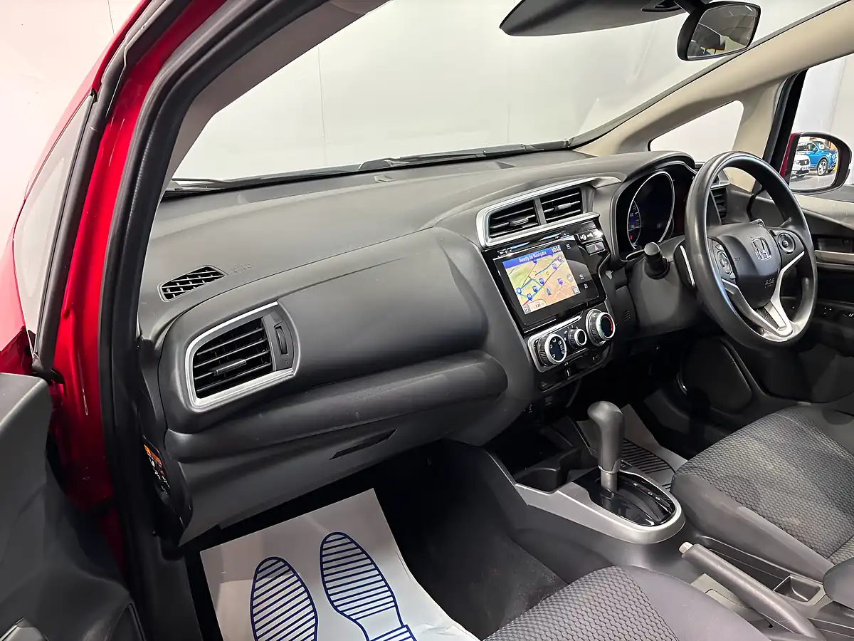 Used 2019 Honda Jazz Se Navi Red - Interior and Exterior details 18