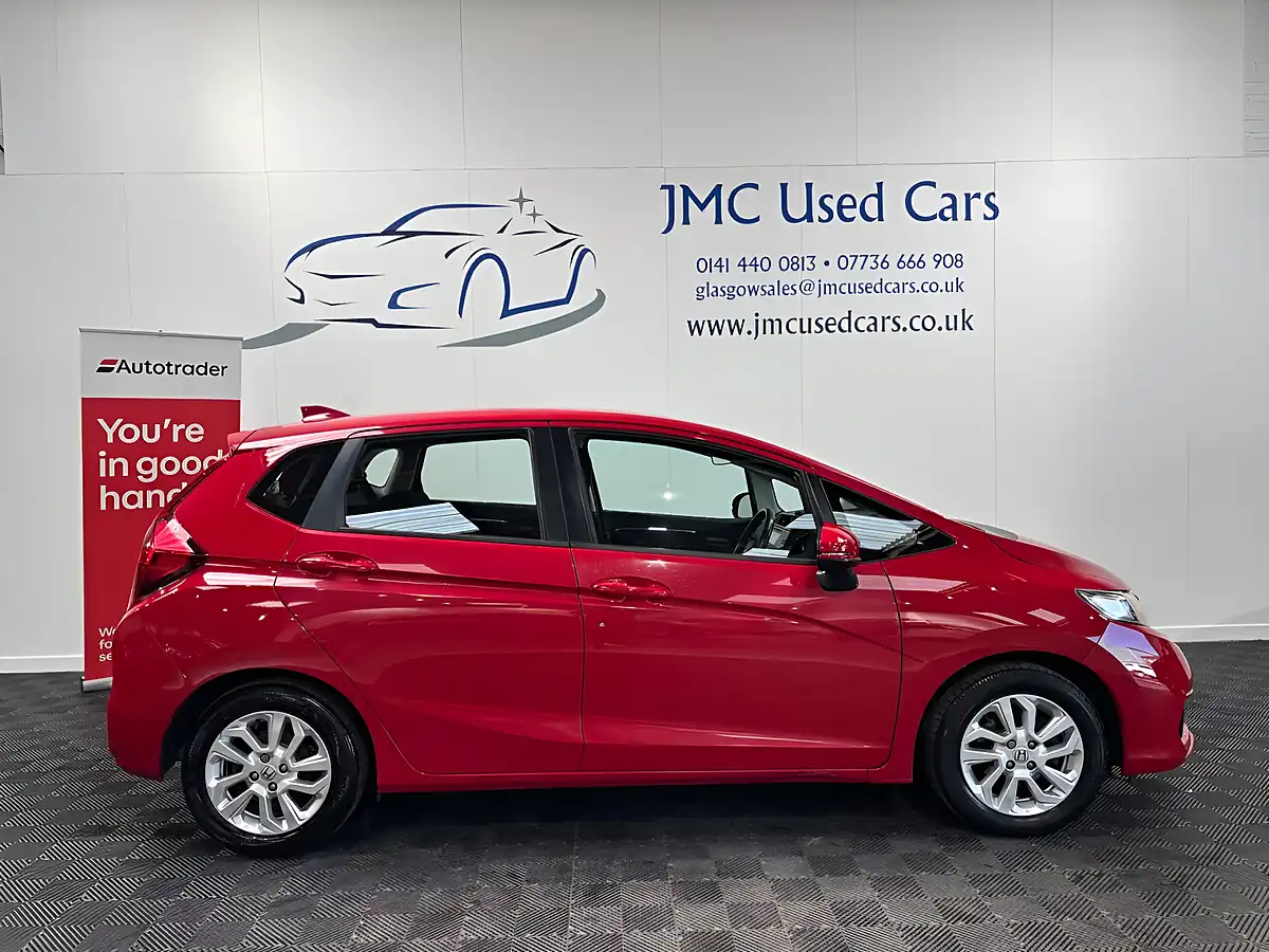 Used 2019 Honda Jazz Se Navi Red - Interior and Exterior details 5