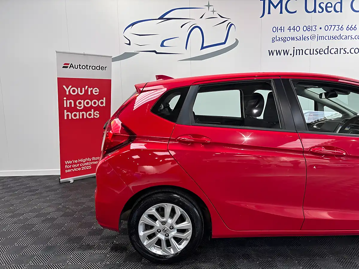 Used 2019 Honda Jazz Se Navi Red - Interior and Exterior details 9