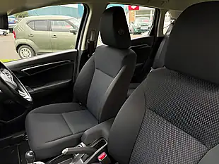 Used 2019 Honda Jazz Se White - Interior and Exterior details 14