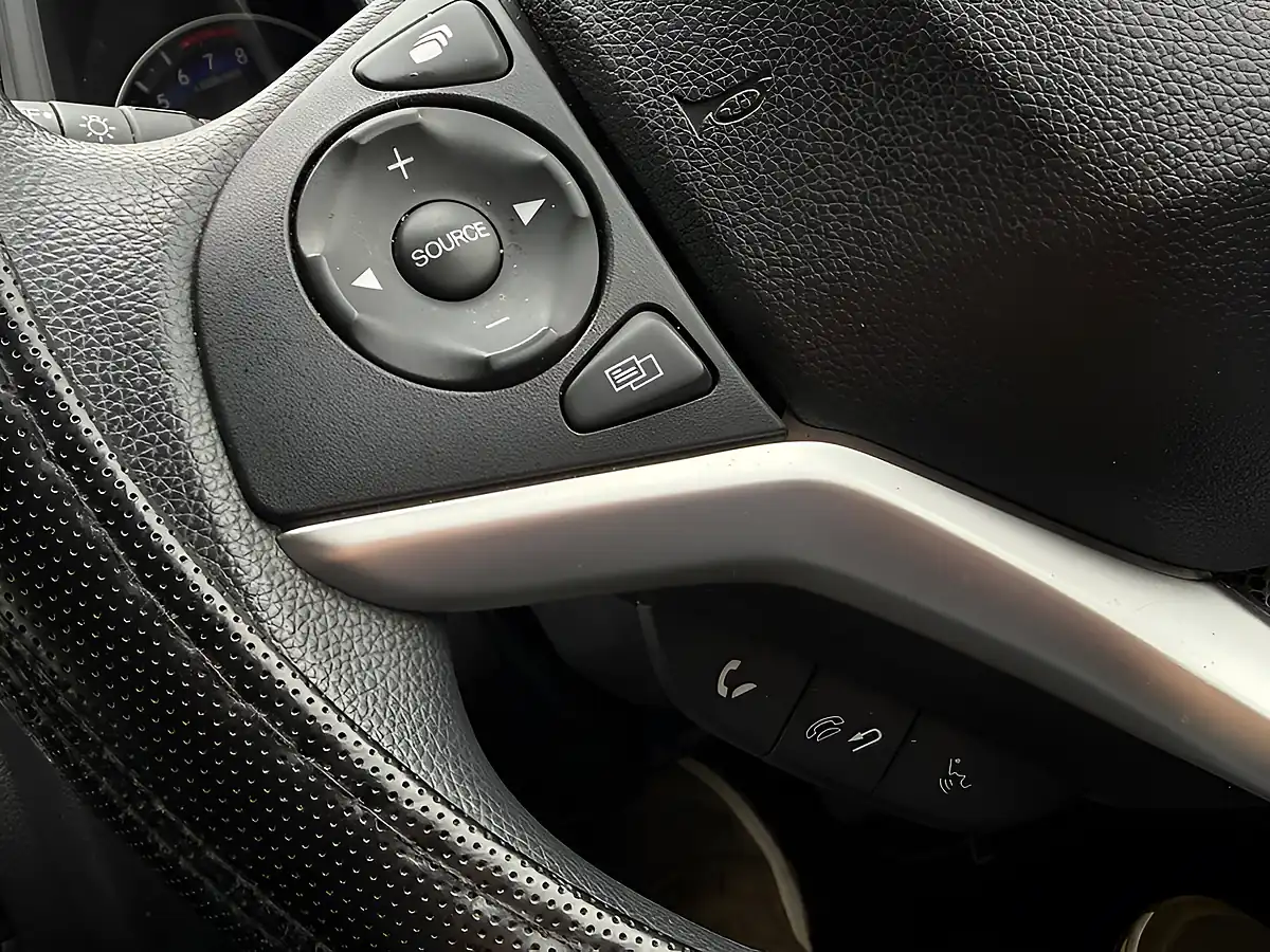 Used 2019 Honda Jazz Se White - Interior and Exterior details 17