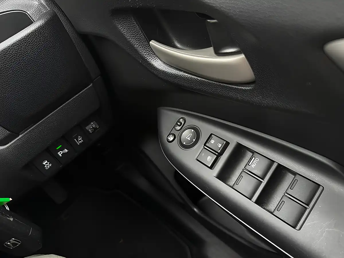 Used 2019 Honda Jazz Se White - Interior and Exterior details 19