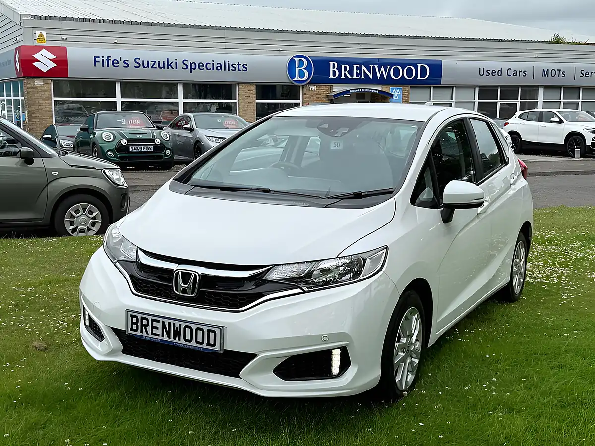 Used 2019 Honda Jazz Se White - Interior and Exterior details 3