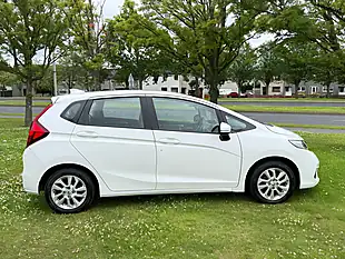 Used 2019 Honda Jazz Se White - Interior and Exterior details 6