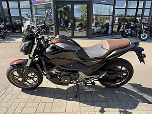 Used 2019 Honda NC750S Black - Interior and Exterior details 6