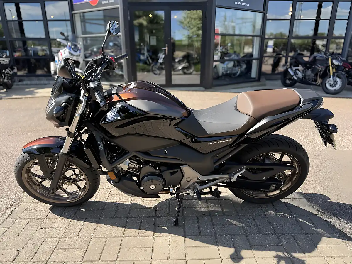 Used 2019 Honda NC750S Black - Interior and Exterior details 6