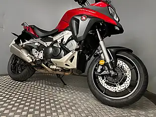 Used 2019 Honda VFR800X Crossrunner VFR800X Crossrunner Red - Interior and Exterior details 3