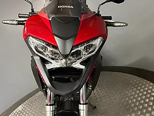 Used 2019 Honda VFR800X Crossrunner VFR800X Crossrunner Red - Interior and Exterior details 6