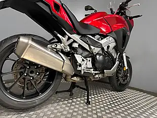 Used 2019 Honda VFR800X Crossrunner VFR800X Crossrunner Red - Interior and Exterior details 7