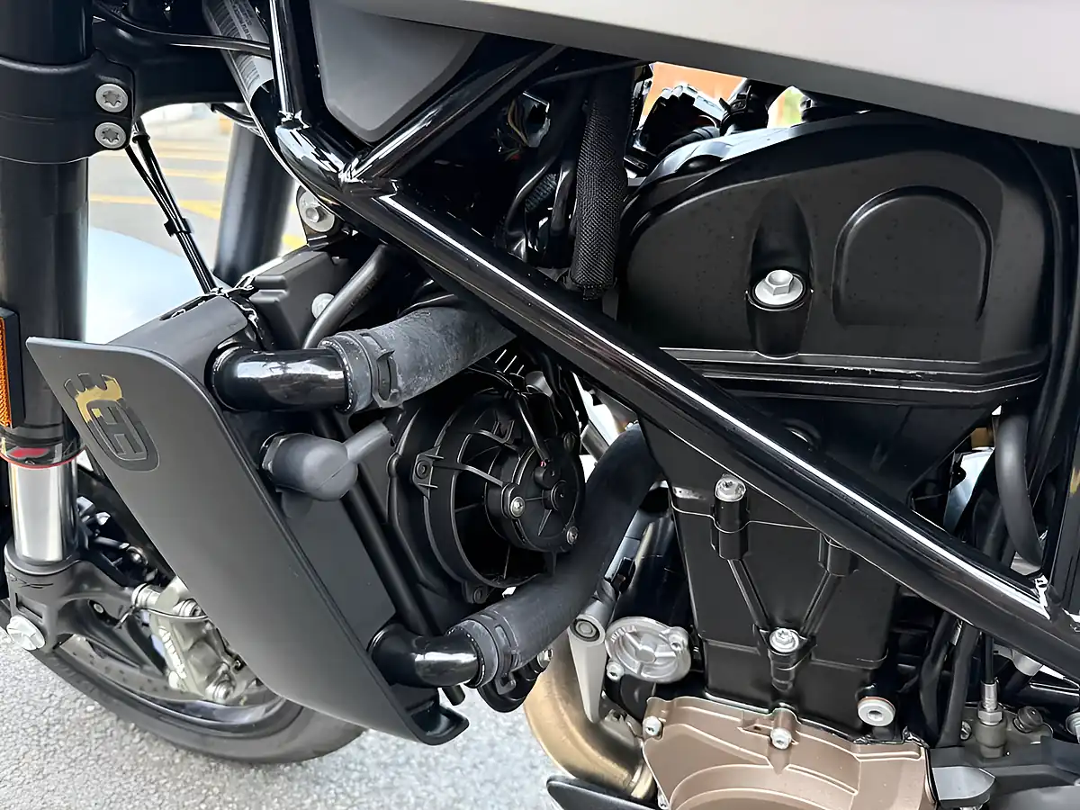 Used 2019 Husqvarna Vitpilen 701 Naked Silver - Interior and Exterior details 6