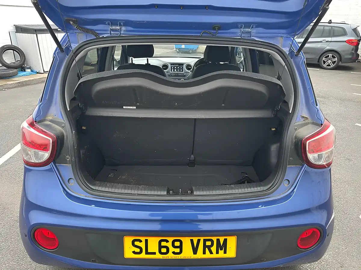 Used 2019 Hyundai I10 Play Blue - Interior and Exterior details 6