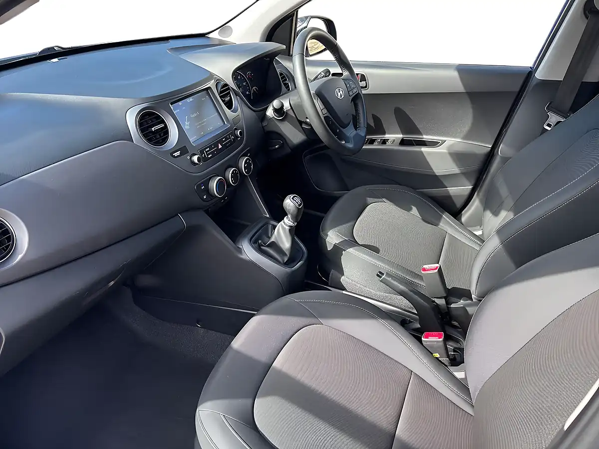 Used 2019 Hyundai i10 Play Blue - Interior and Exterior details 11