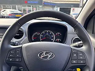 Used 2019 Hyundai i10 Play Blue - Interior and Exterior details 19