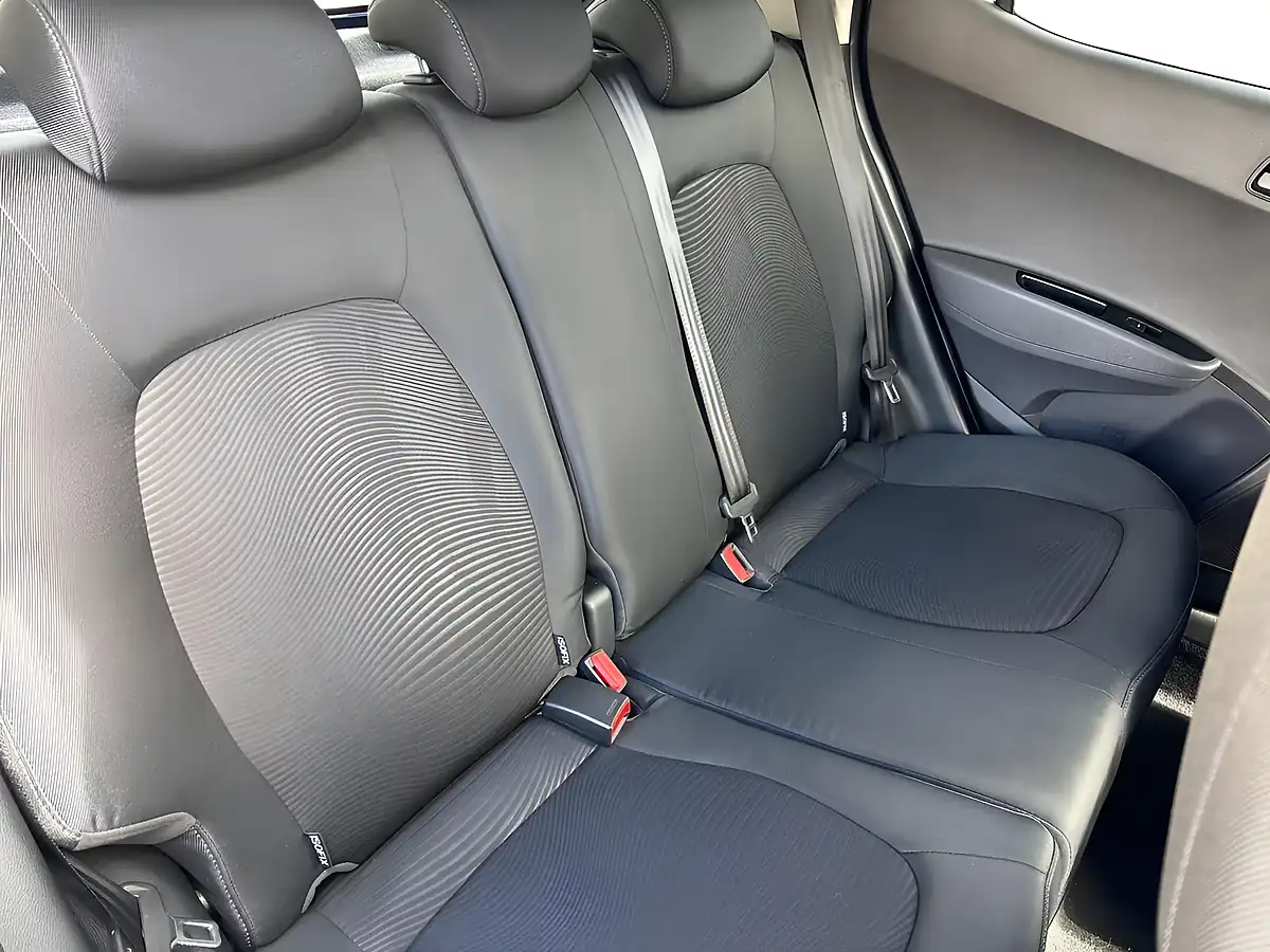 Used 2019 Hyundai i10 Play Blue - Interior and Exterior details 20