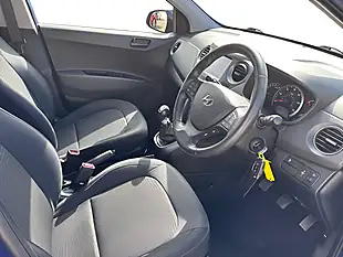 Used 2019 Hyundai i10 Play Blue - Interior and Exterior details 8