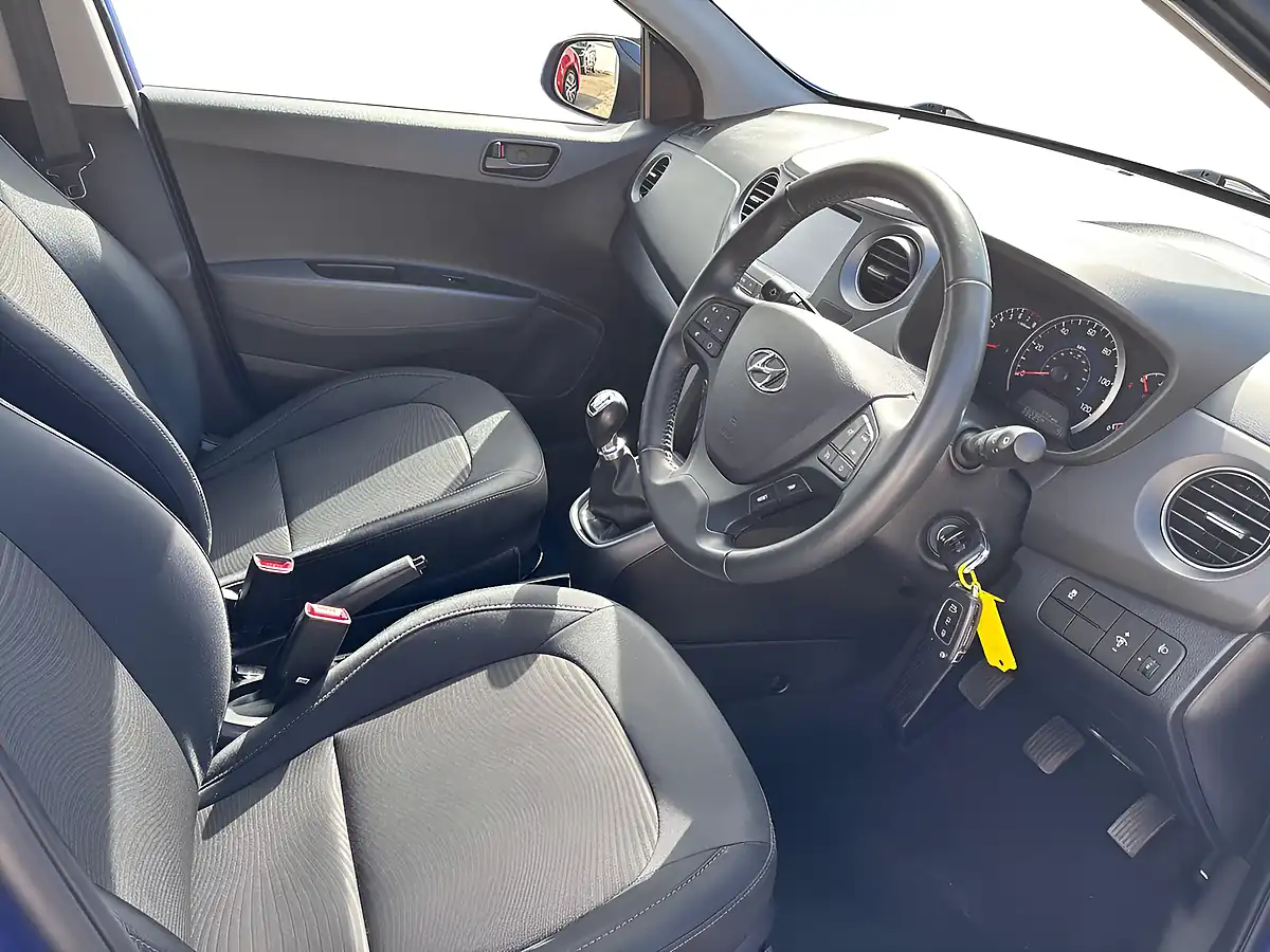 Used 2019 Hyundai i10 Play Blue - Interior and Exterior details 8