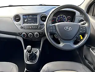 Used 2019 Hyundai i10 Play Blue - Interior and Exterior details 9