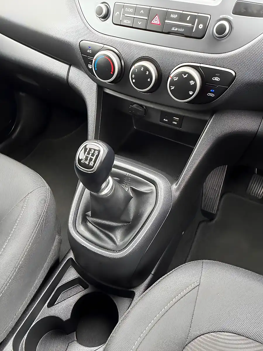 Used 2019 Hyundai I10 Play Champion Blue Pearl - Interior and Exterior details 14