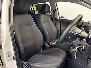 Used 2019 Hyundai i10 Play Polar White - Interior and Exterior details 14