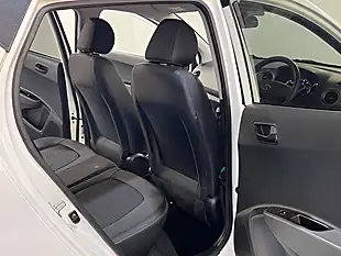 Used 2019 Hyundai i10 Play Polar White - Interior and Exterior details 15