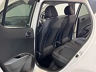 Used 2019 Hyundai i10 Play Polar White - Interior and Exterior details 18