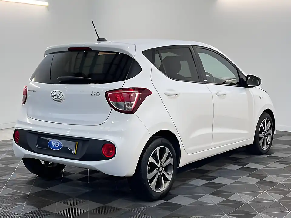 Used 2019 Hyundai i10 Play Polar White - Interior and Exterior details 3
