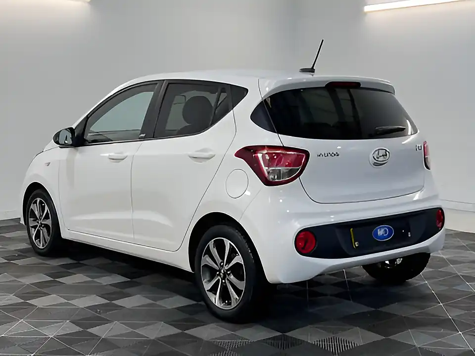 Used 2019 Hyundai i10 Play Polar White - Interior and Exterior details 7
