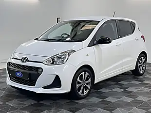 Used 2019 Hyundai i10 Play Polar White - Interior and Exterior details 9