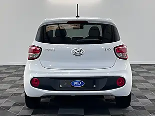Used 2019 Hyundai i10 Play Polar White - Interior and Exterior details 5