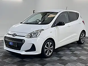 Used 2019 Hyundai i10 Play Polar White - Interior and Exterior details 9