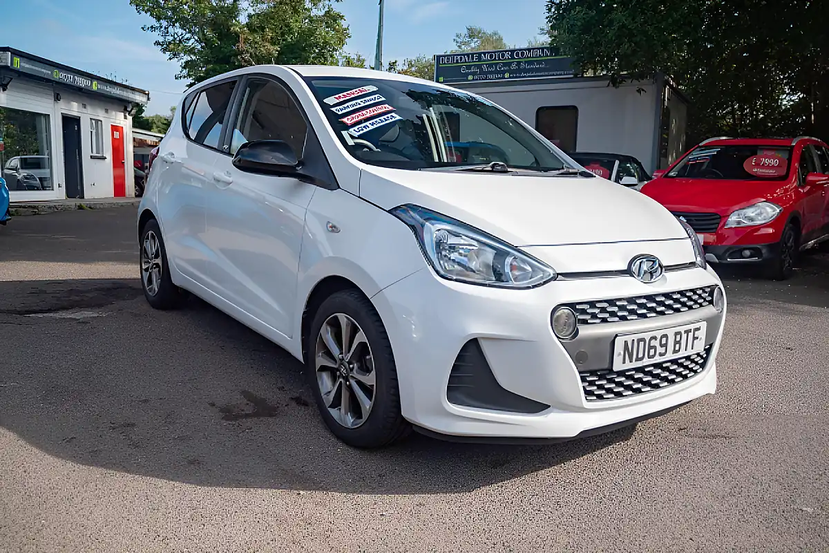 Used 2019 Hyundai I10 Play Polar White - Interior and Exterior details 10