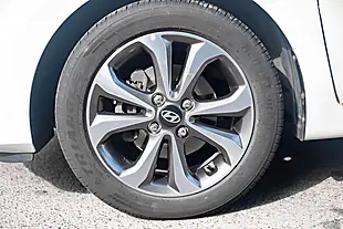Used 2019 Hyundai I10 Play Polar White - Interior and Exterior details 11