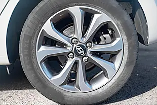 Used 2019 Hyundai I10 Play Polar White - Interior and Exterior details 12