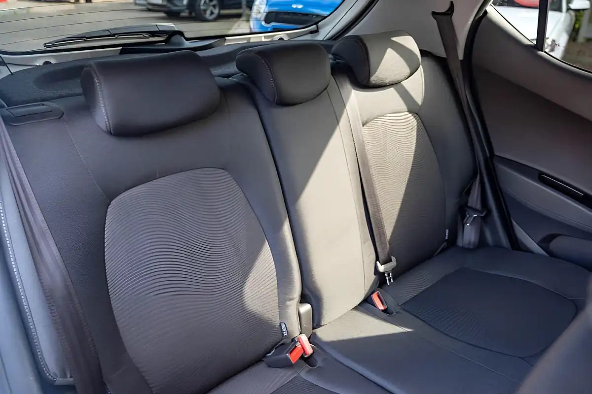 Used 2019 Hyundai I10 Play Polar White - Interior and Exterior details 15