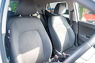 Used 2019 Hyundai I10 Play Polar White - Interior and Exterior details 16